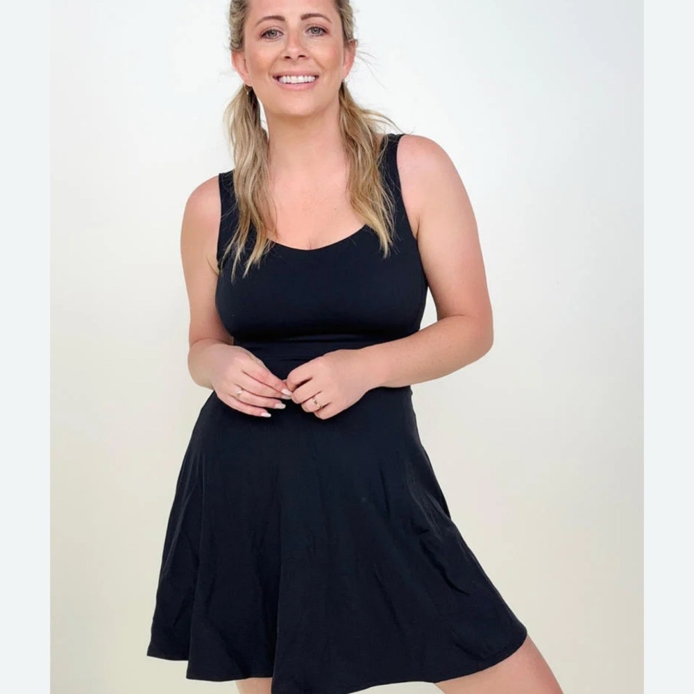 Old Navy Black Sleeveless Scoop Neck Sundress